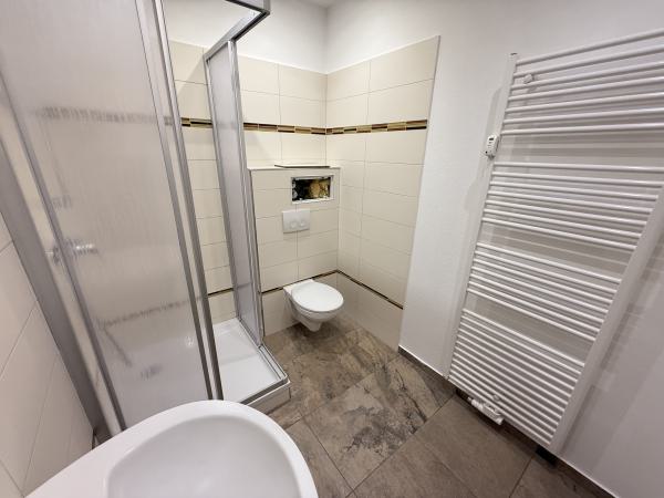 Vermietung 4Raum Wohnung Lutherplatz  02826 Görlitz  mit Einbauk&uuml;che, Balkon